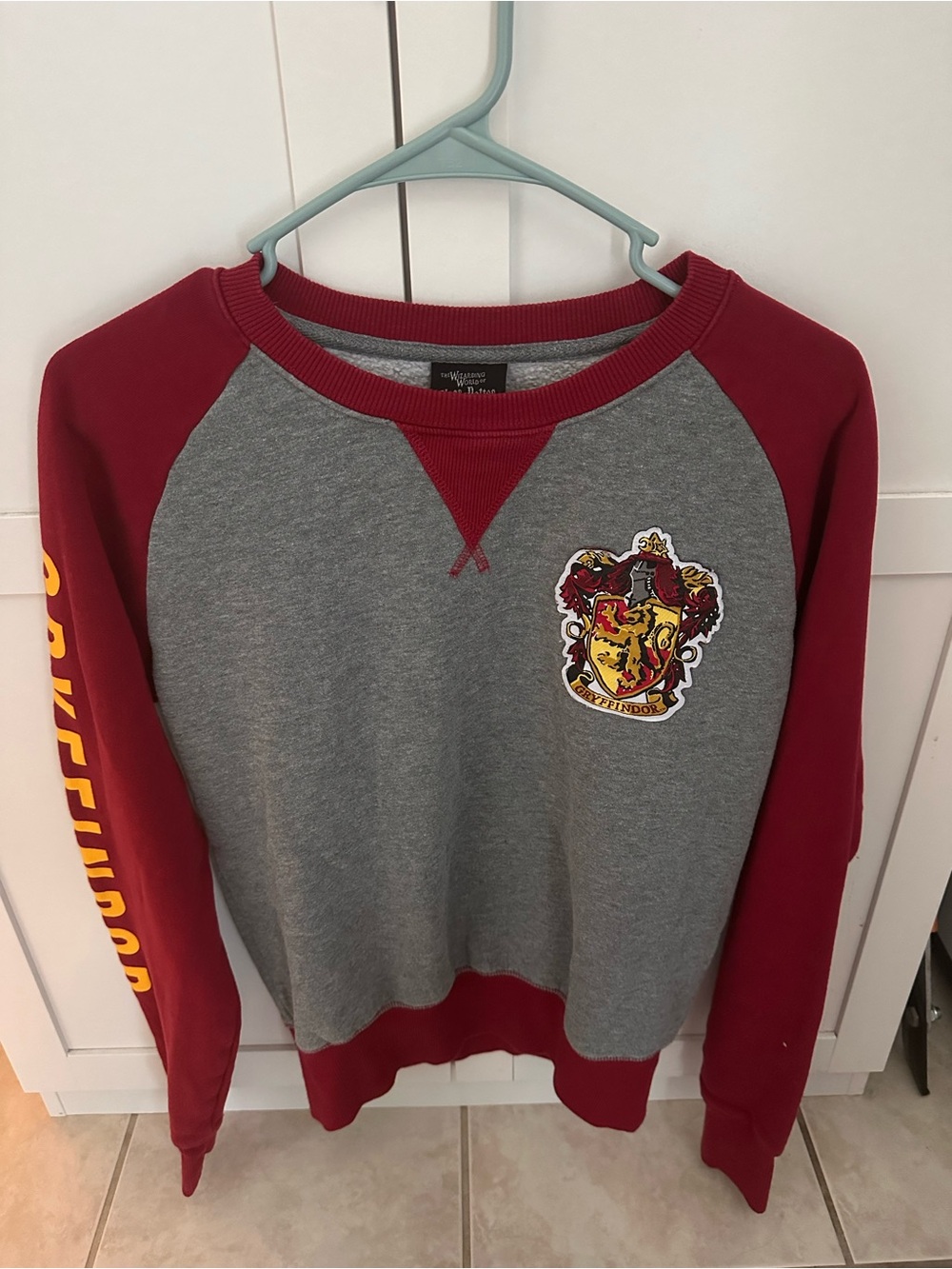 Gray & Red Crewneck Sweatshirt with Gryffindor Crest